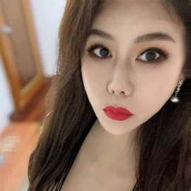 大肉弹翘臀妹子