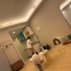服务系左小右