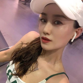 迷人眼神的婷婷