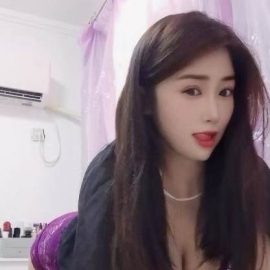 蕾丝俏皮少妇